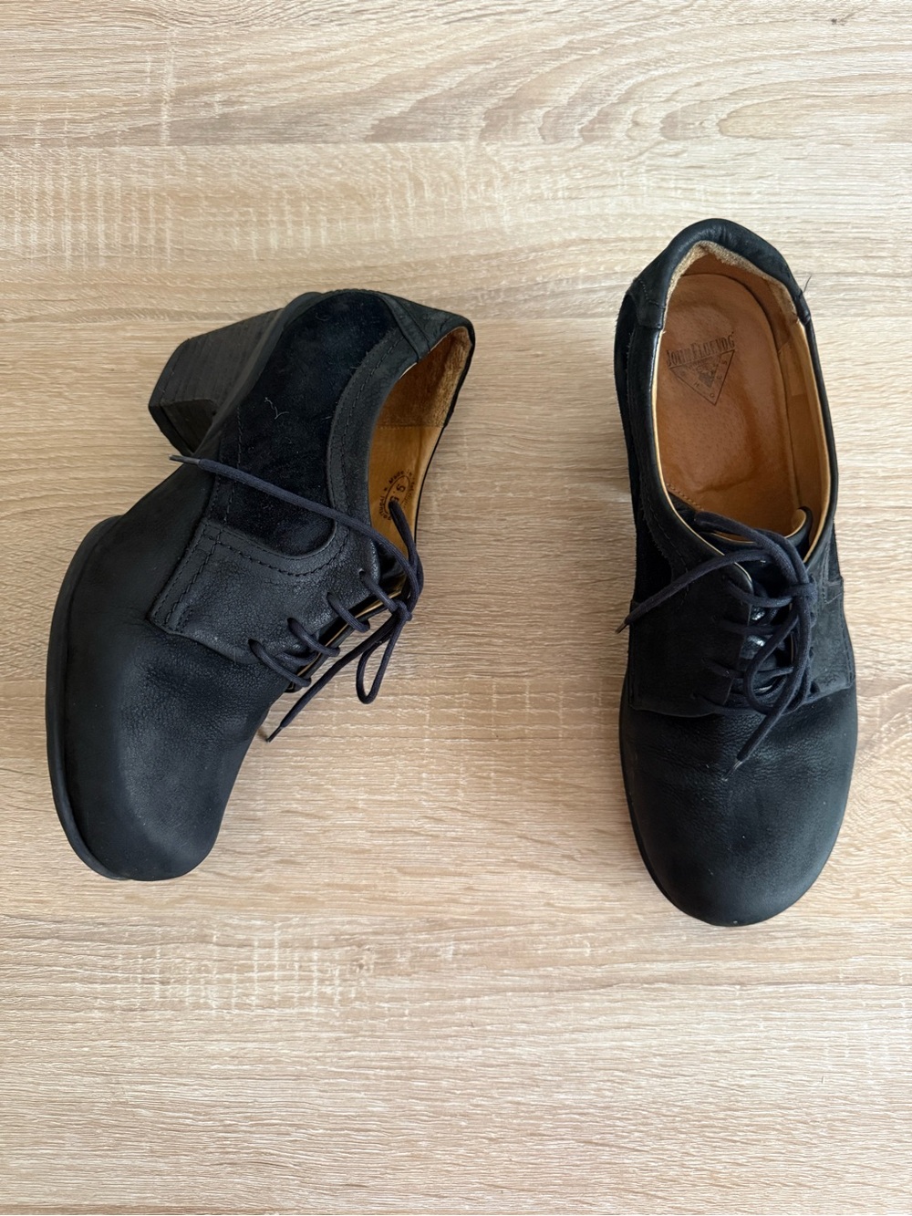 John Fluevog Hopeful black leather and suede lace-up oxford heels Sz 9.5